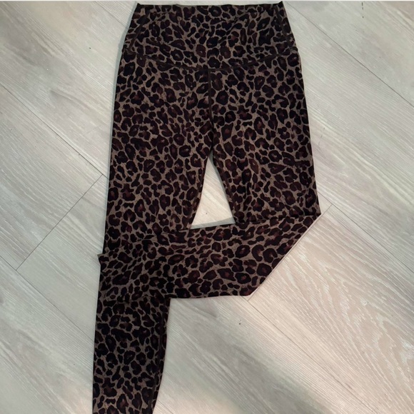 🐆 Varley Luna Tort Cheetah Leggings 🐆 - Picture 4 of 8